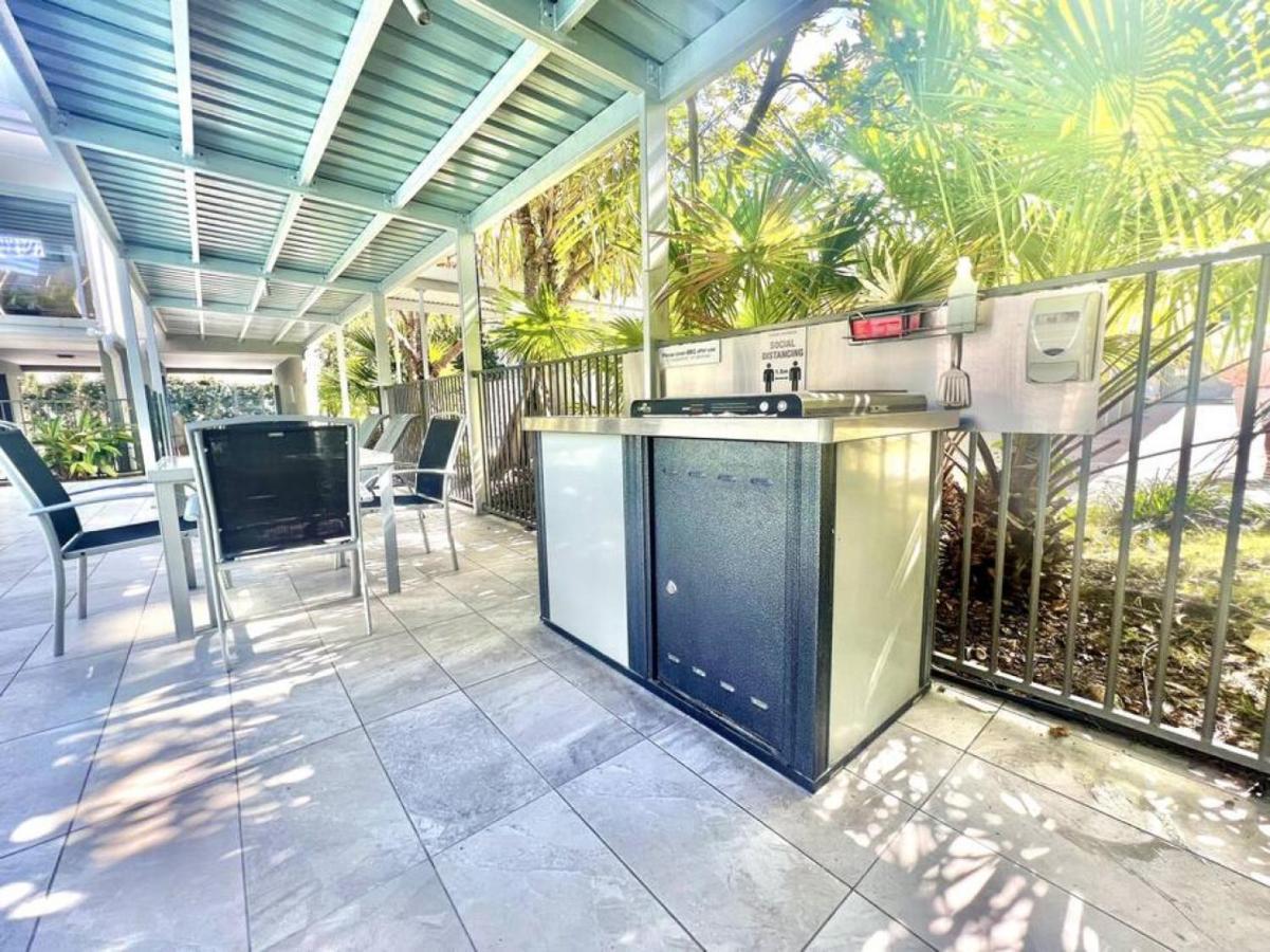 6apt Beautifully Renovated On Hastings Street
