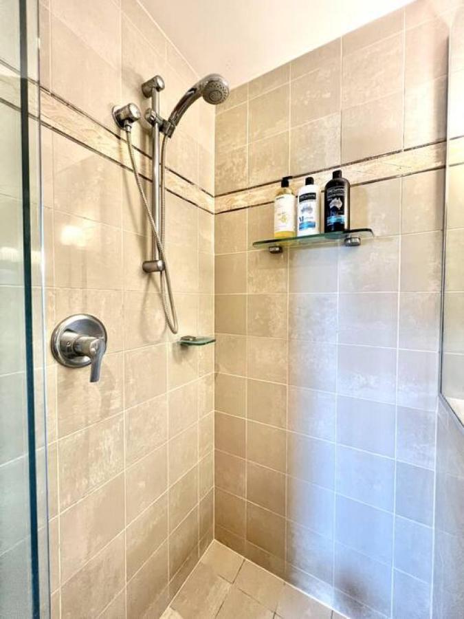 231 Lovely North Facing 2 Bedroom Metres To Main * Noosa Heads
