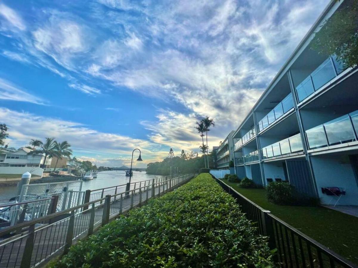 6apt Beautifully Renovated On Hastings Street Noosa Heads
