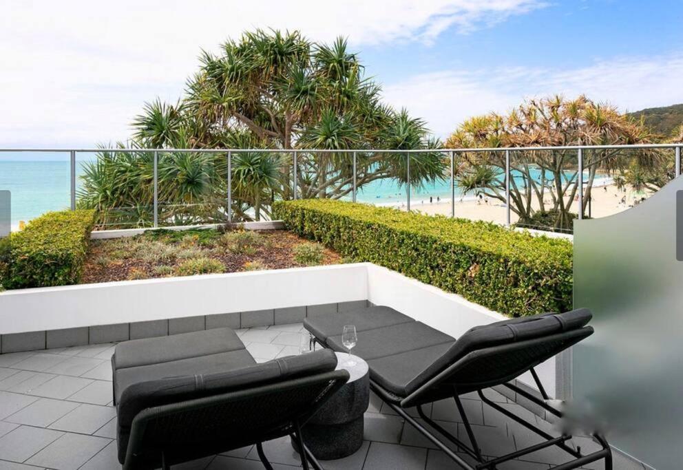 18ob Absolute Beachfront - Main Apartment Noosa Heads