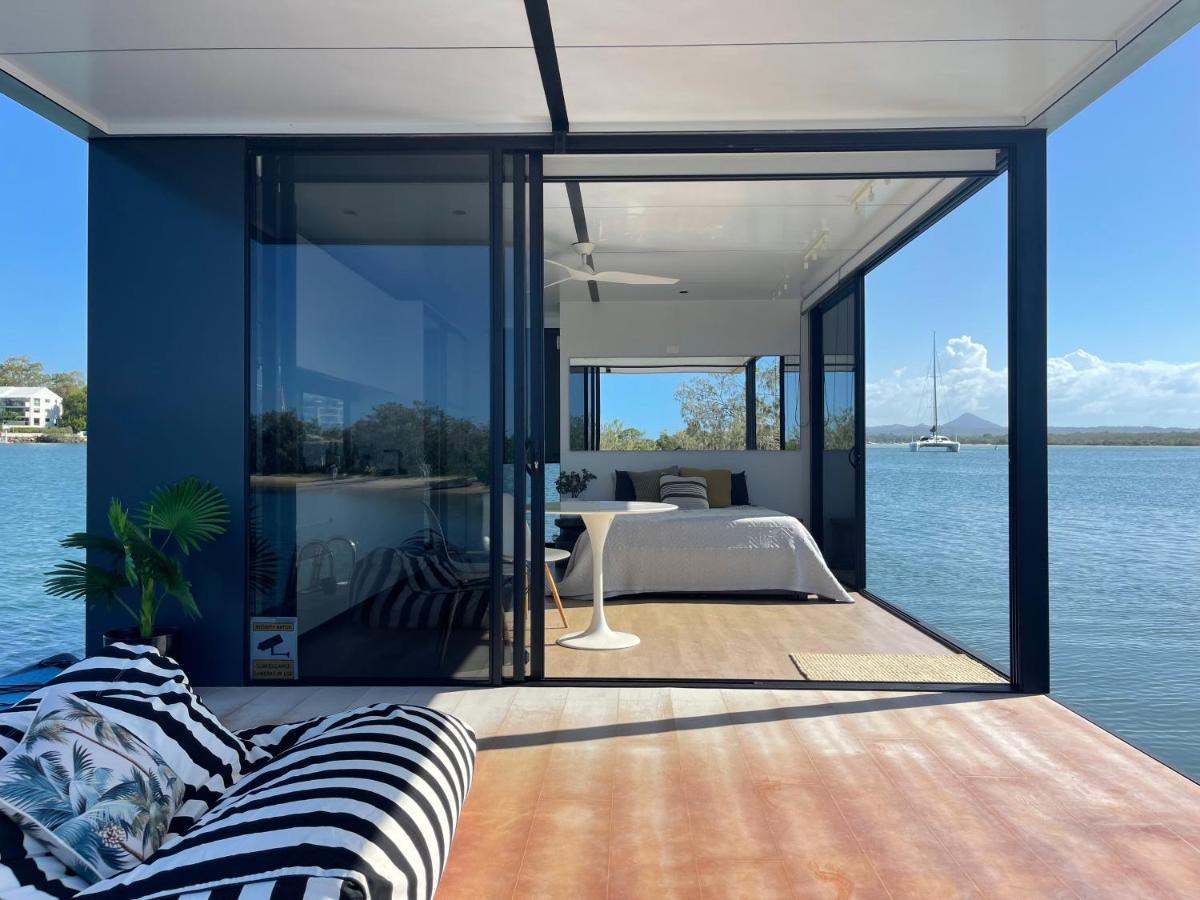 Oasis - Luxury Floating Eco Botel *