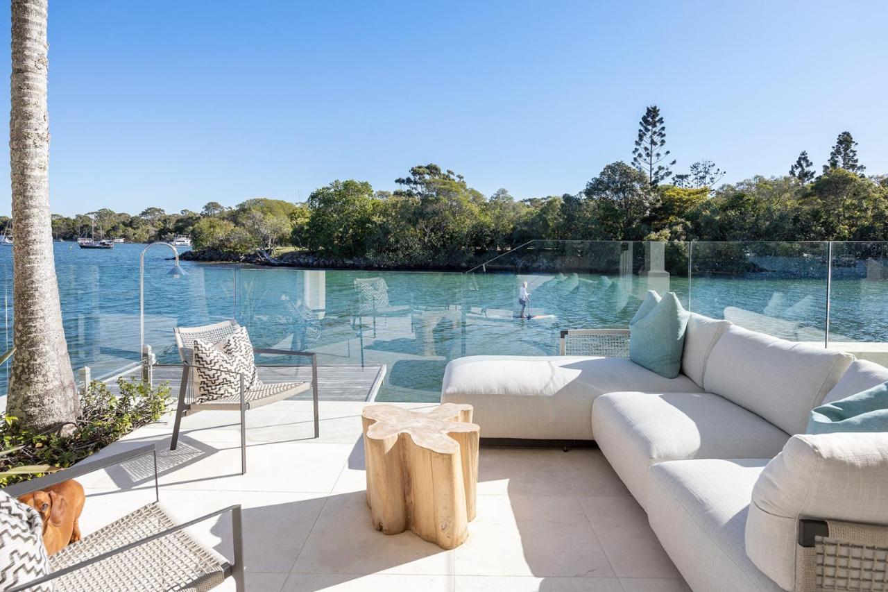 Iluka, Luxurious Riverfront Retreat *