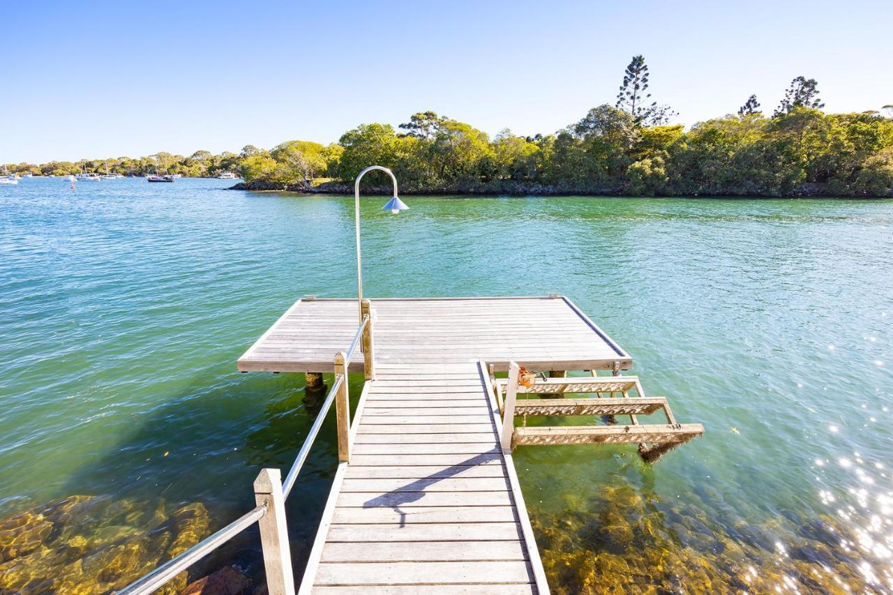 Iluka, Luxurious Riverfront Retreat Holiday home *
