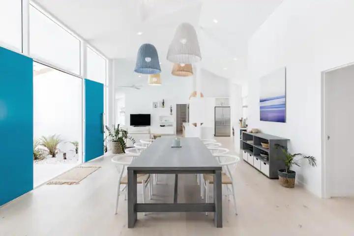 Poinciana House—luxury Retreat Close To Noosa Heads
