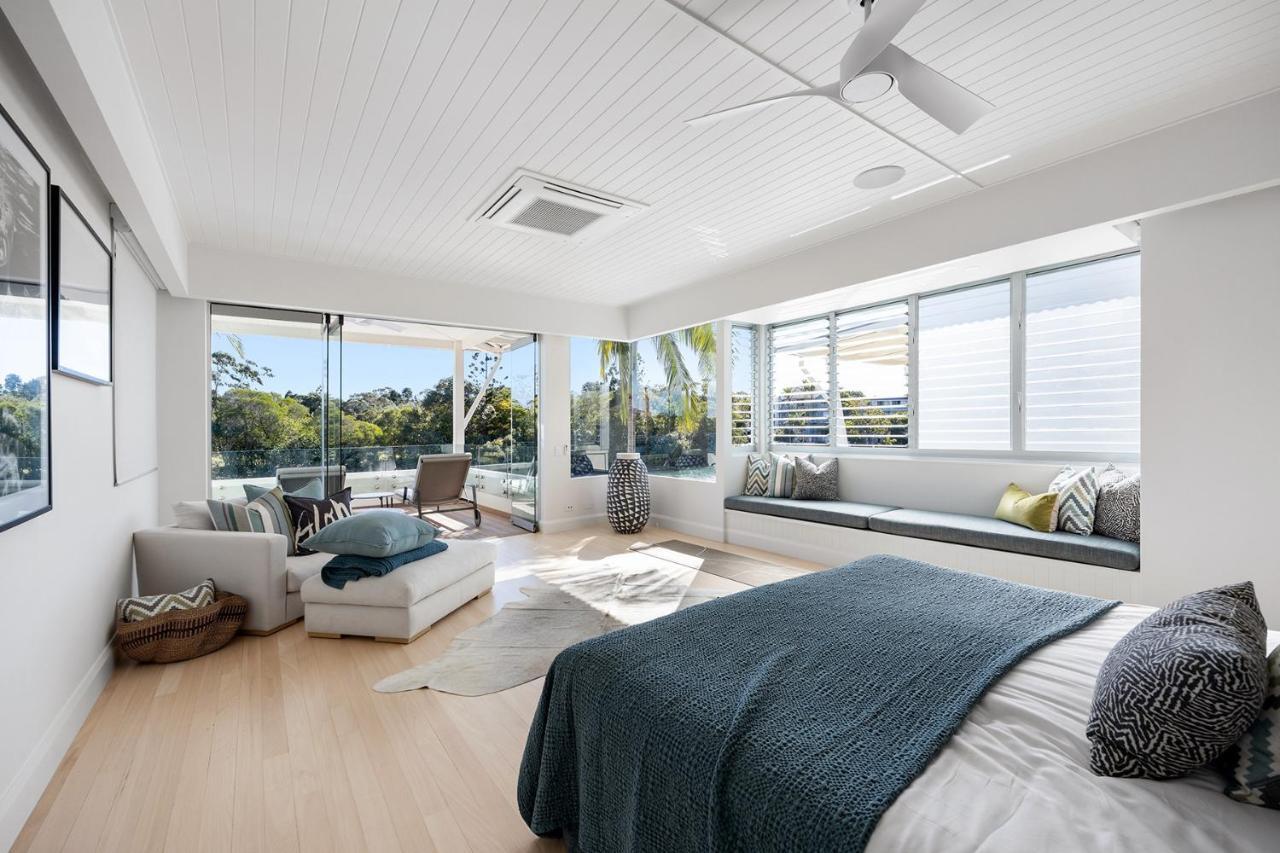 Iluka, Luxurious Riverfront Retreat Holiday home Noosa Heads