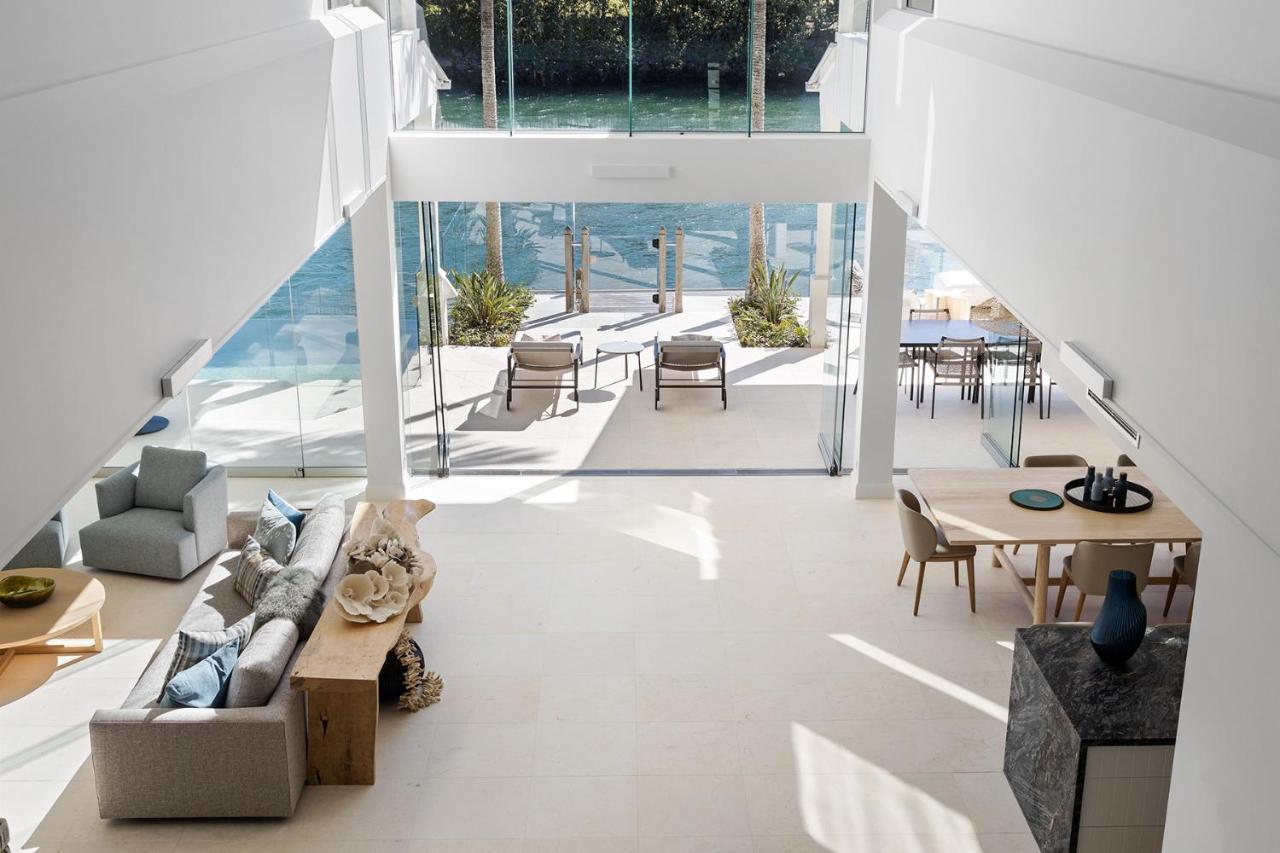 Iluka, Luxurious Riverfront Retreat Holiday home