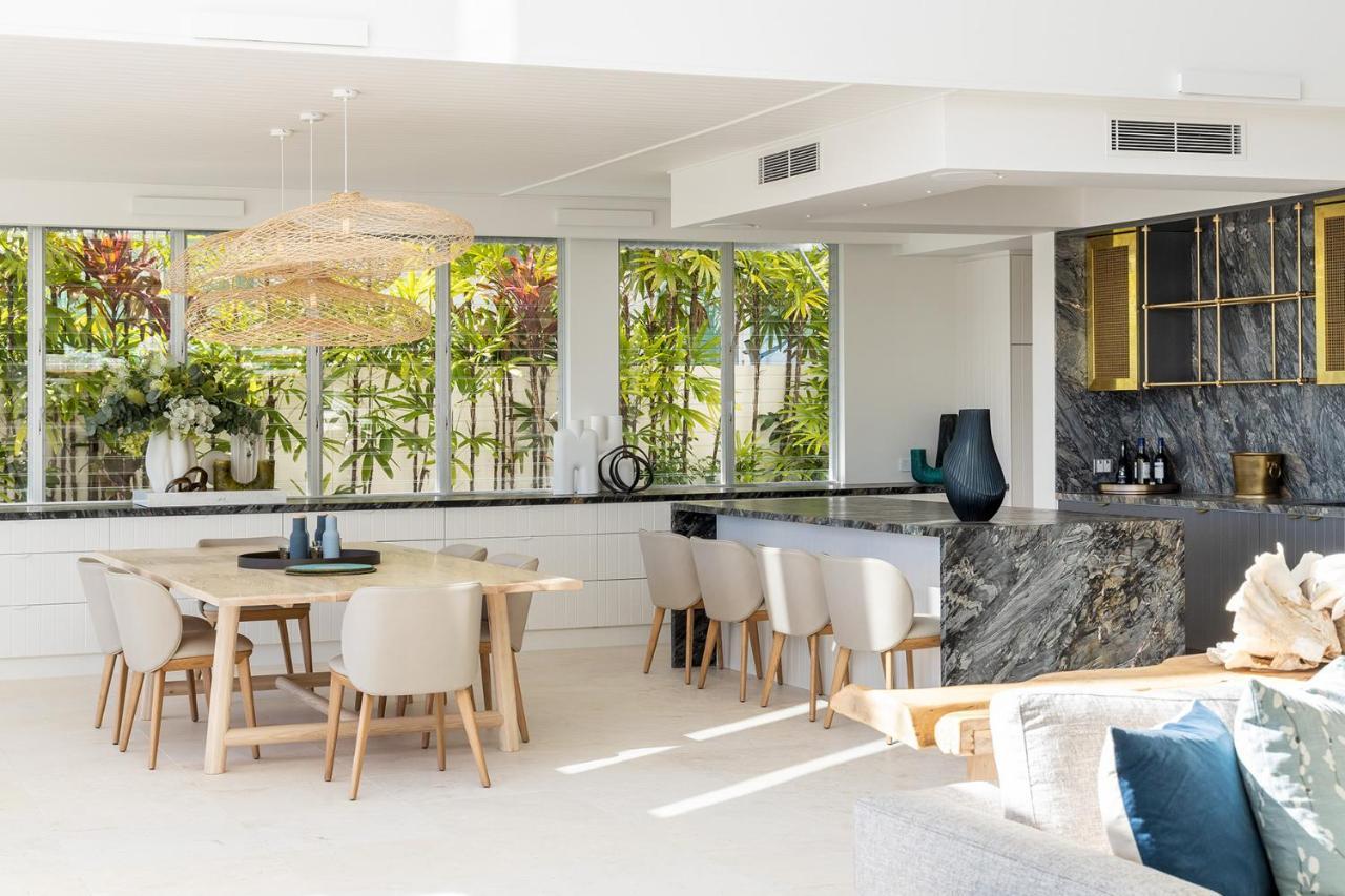 Iluka, Luxurious Riverfront Retreat * Noosa Heads