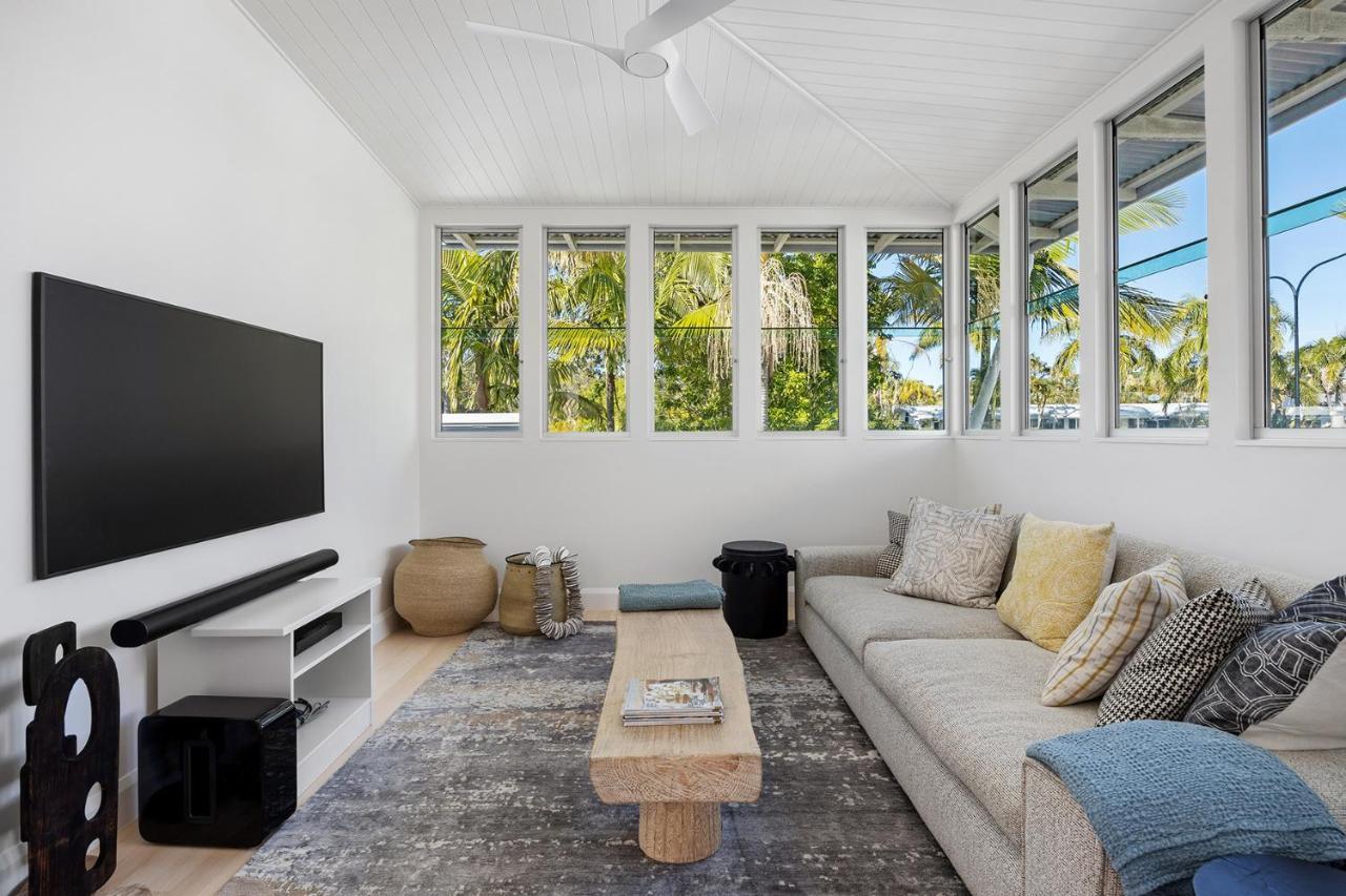 Holiday home Iluka, Luxurious Riverfront Retreat