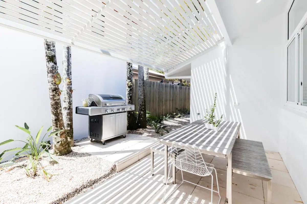 Poinciana House—luxury Retreat Close To Villa Noosa Heads
