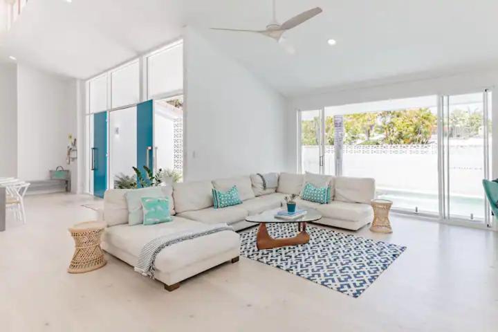 Poinciana House—luxury Retreat Close To * Noosa Heads