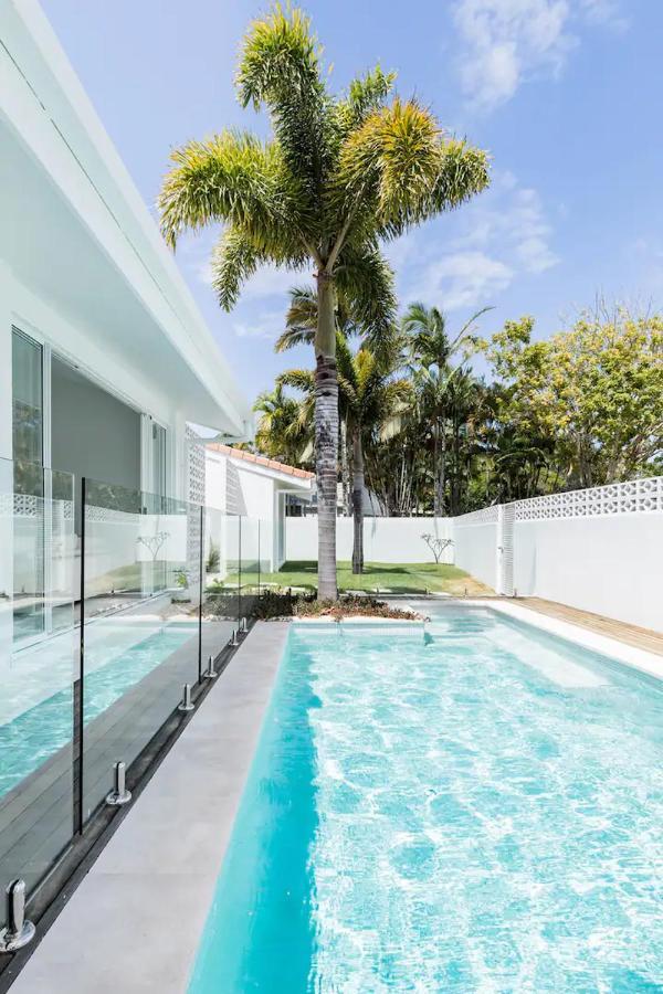 Poinciana House—luxury Retreat Close To Villa Noosa Heads