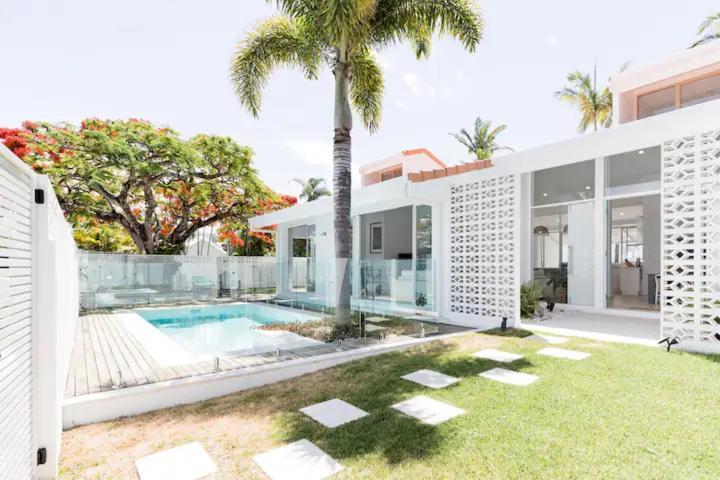 Poinciana House—luxury Retreat Close To * Noosa Heads