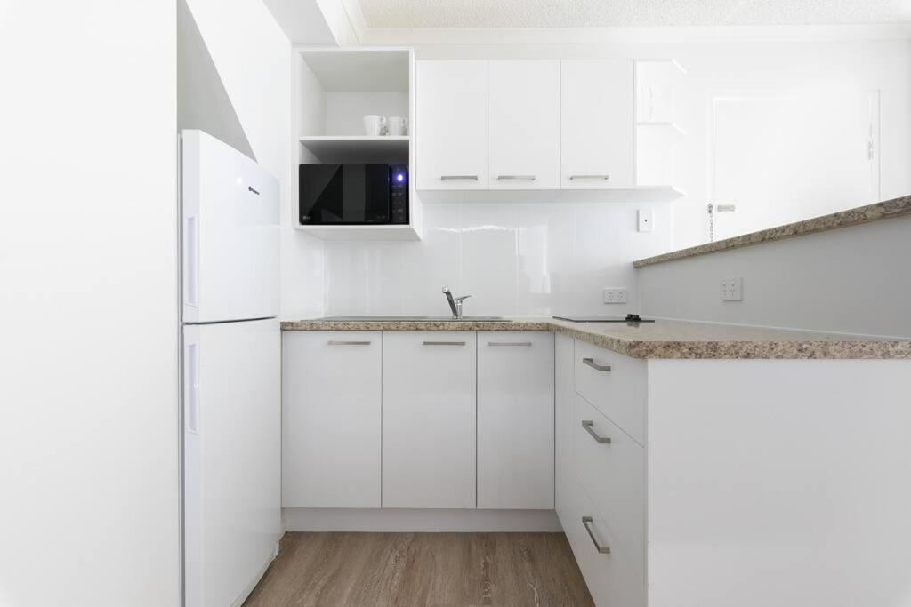 Living, Luxury Getaway, Close 2 Noosa River