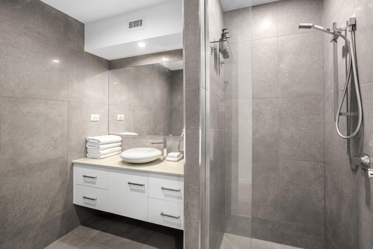 St Tropez 12 Haven With Water View & Pool * Noosa Heads