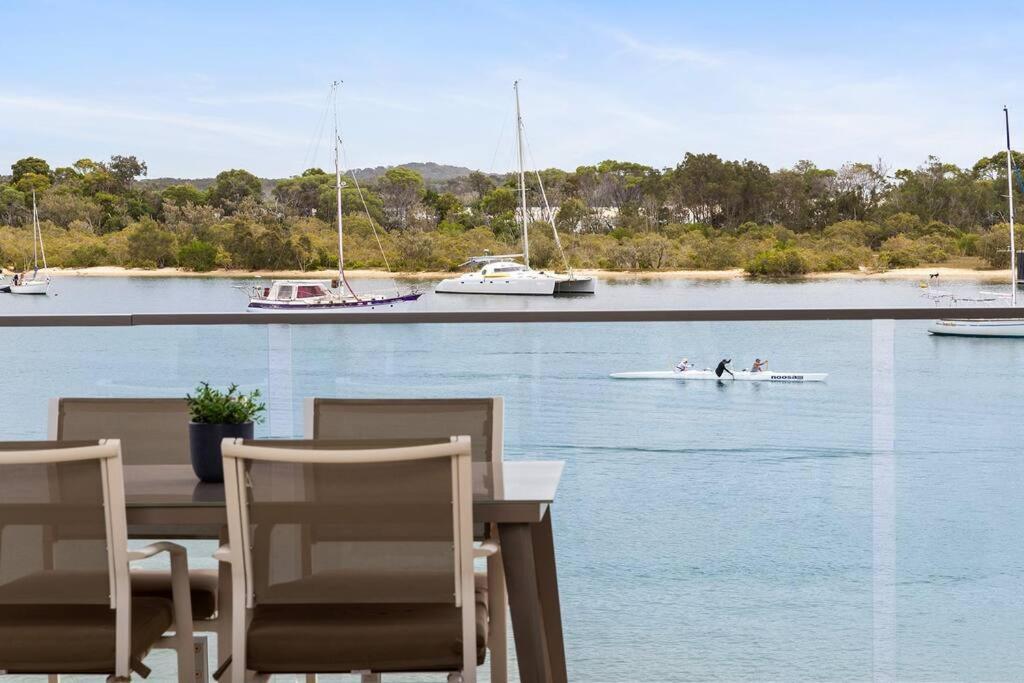 Commodore 5 Modern Waterfront * Noosa Heads