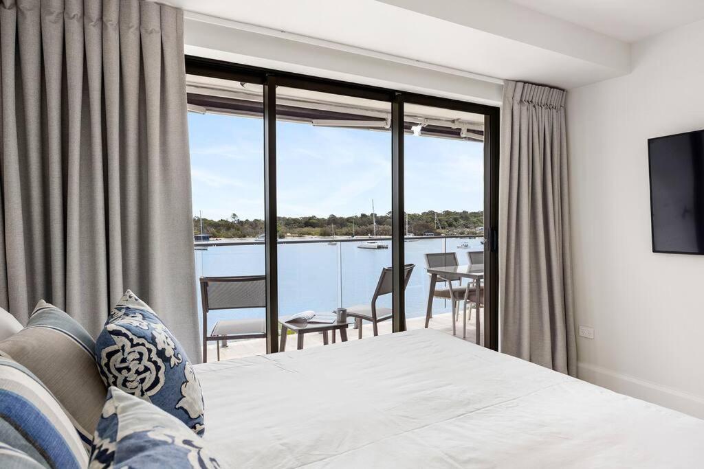 Commodore 5 Modern Waterfront Noosa Heads