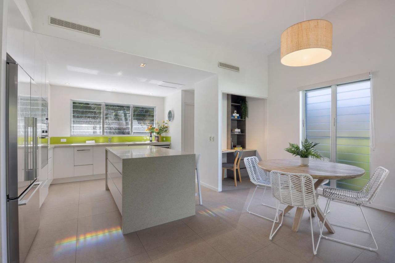 Holiday home Noosa Gem! Walking Distance To Cafes - Shops - Sunshine And Dog *