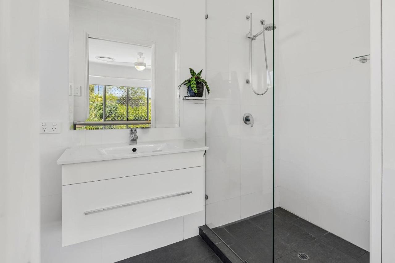 Casa de férias 2 Roebellini, 16 Solway Drive - Dog Friendly Tropical Oasis *