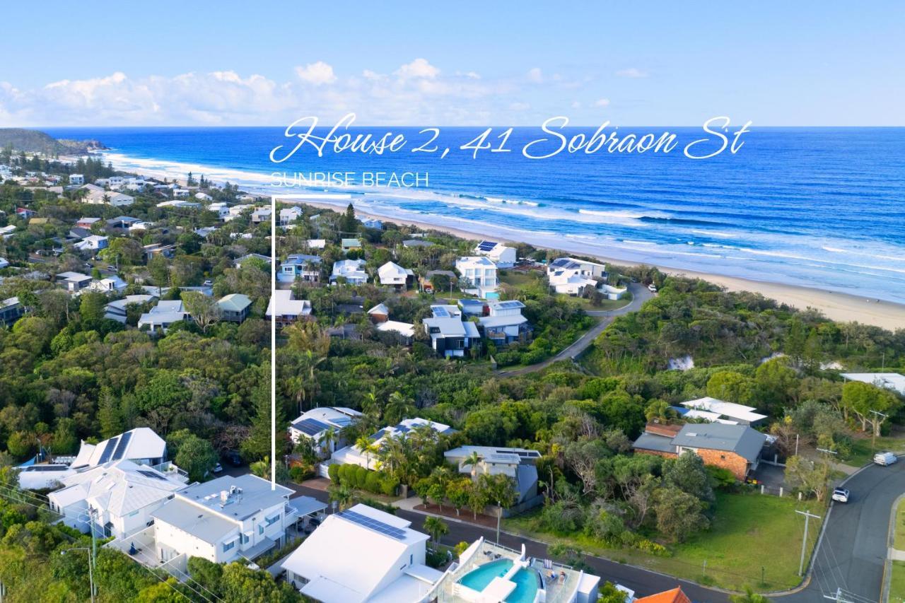 Apartment Chic Beachside Abode, Sunrise