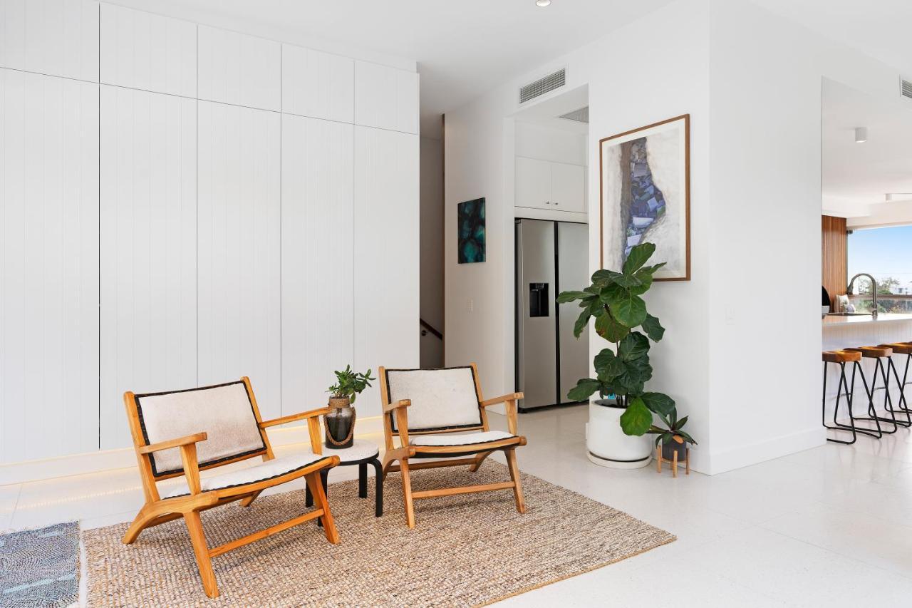 Apartment Chic Beachside Abode, Sunrise *