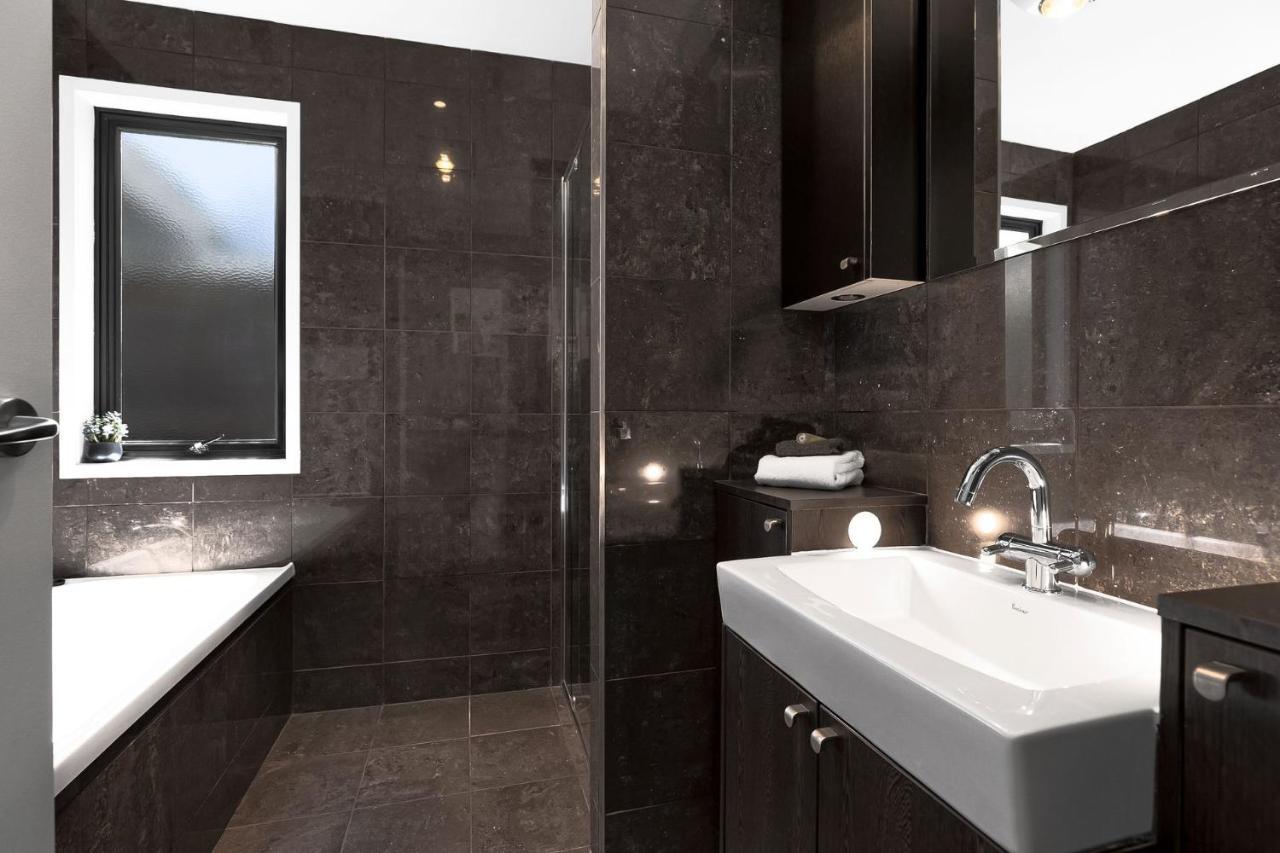 2 Luna Noosa - Spacious Retreat In Elevated Location *