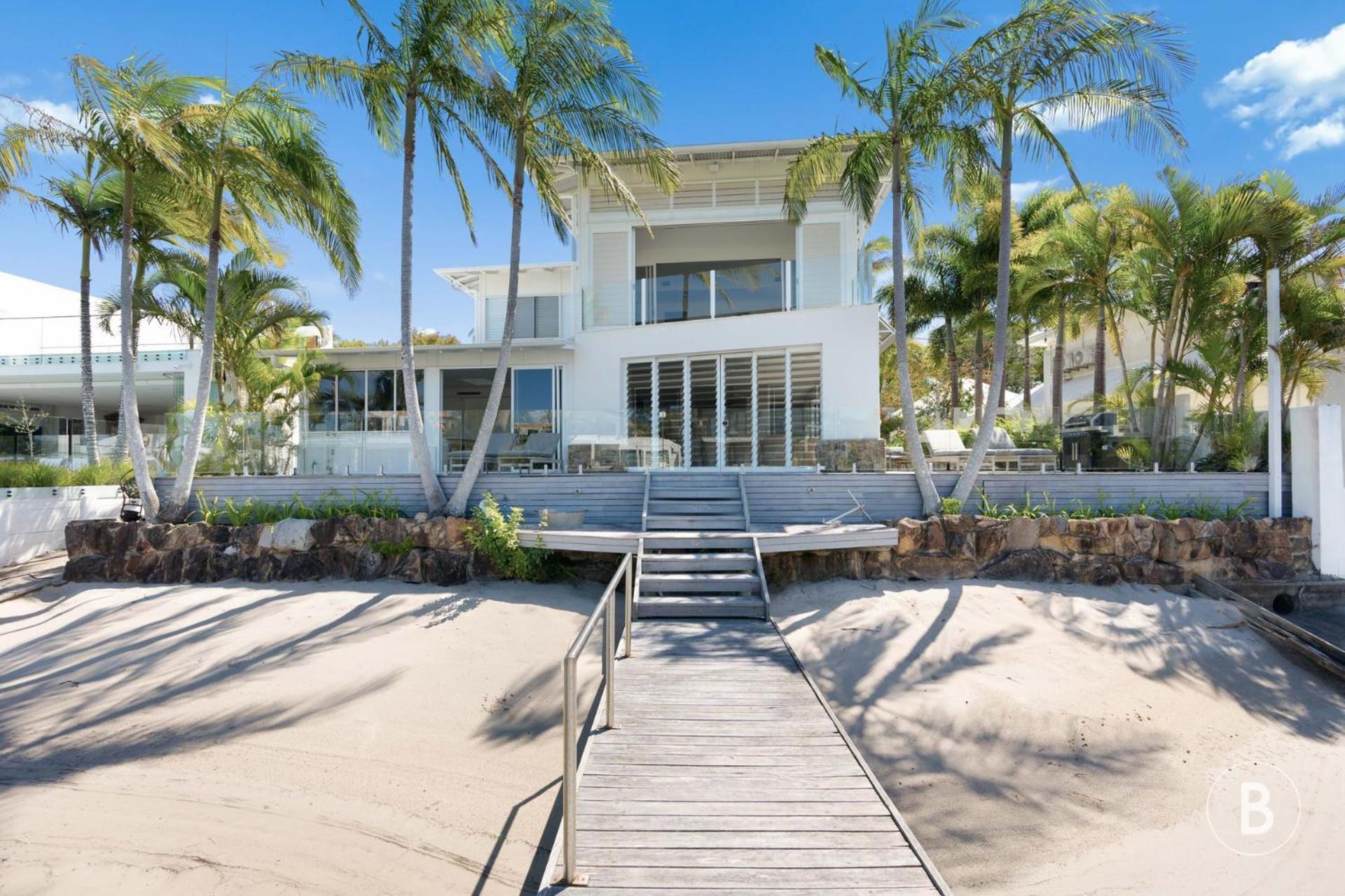 Lucy - Noosa - Noosaville