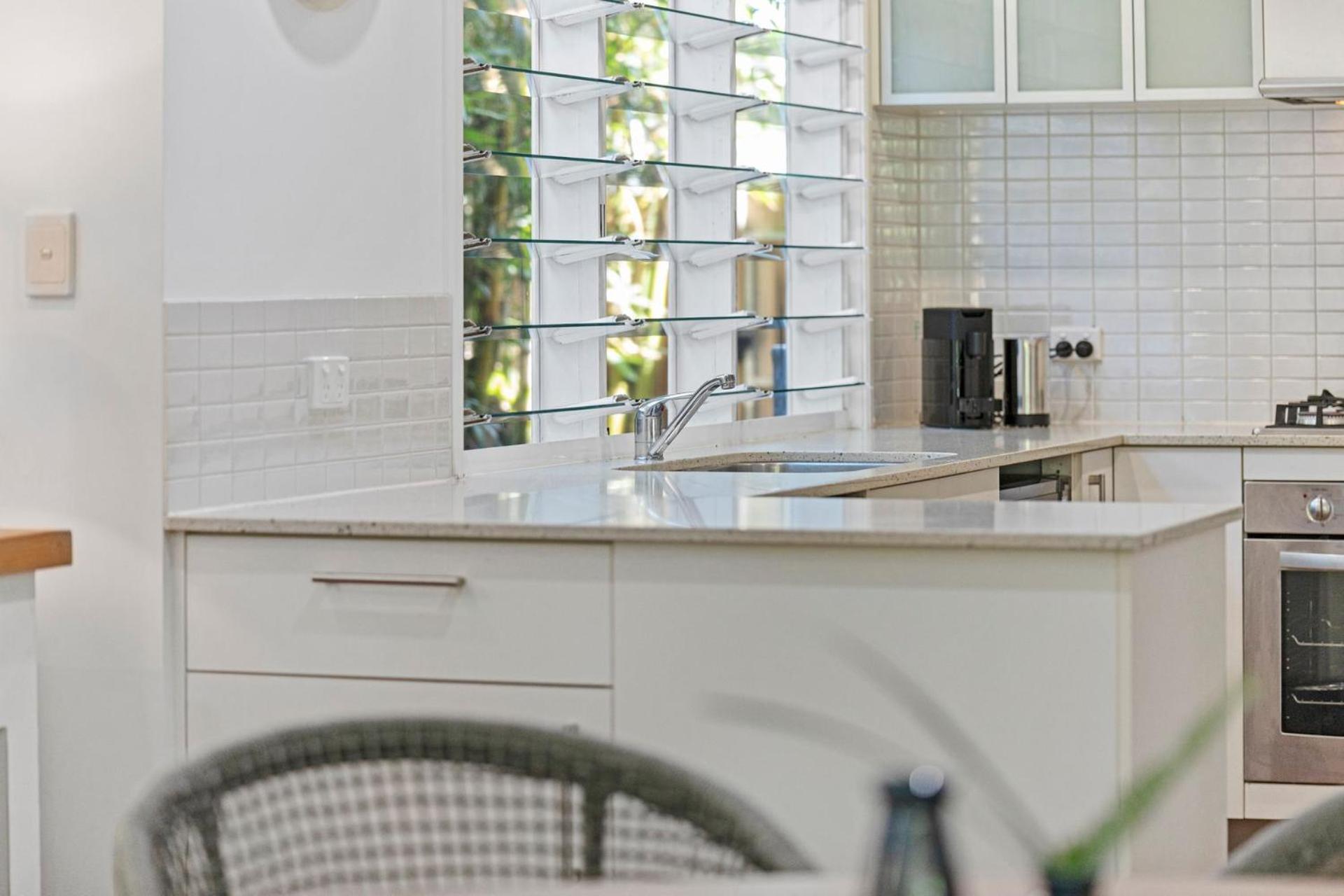 2 Roebellini, 16 Solway Drive - Dog Friendly Tropical Oasis * Sunshine Beach