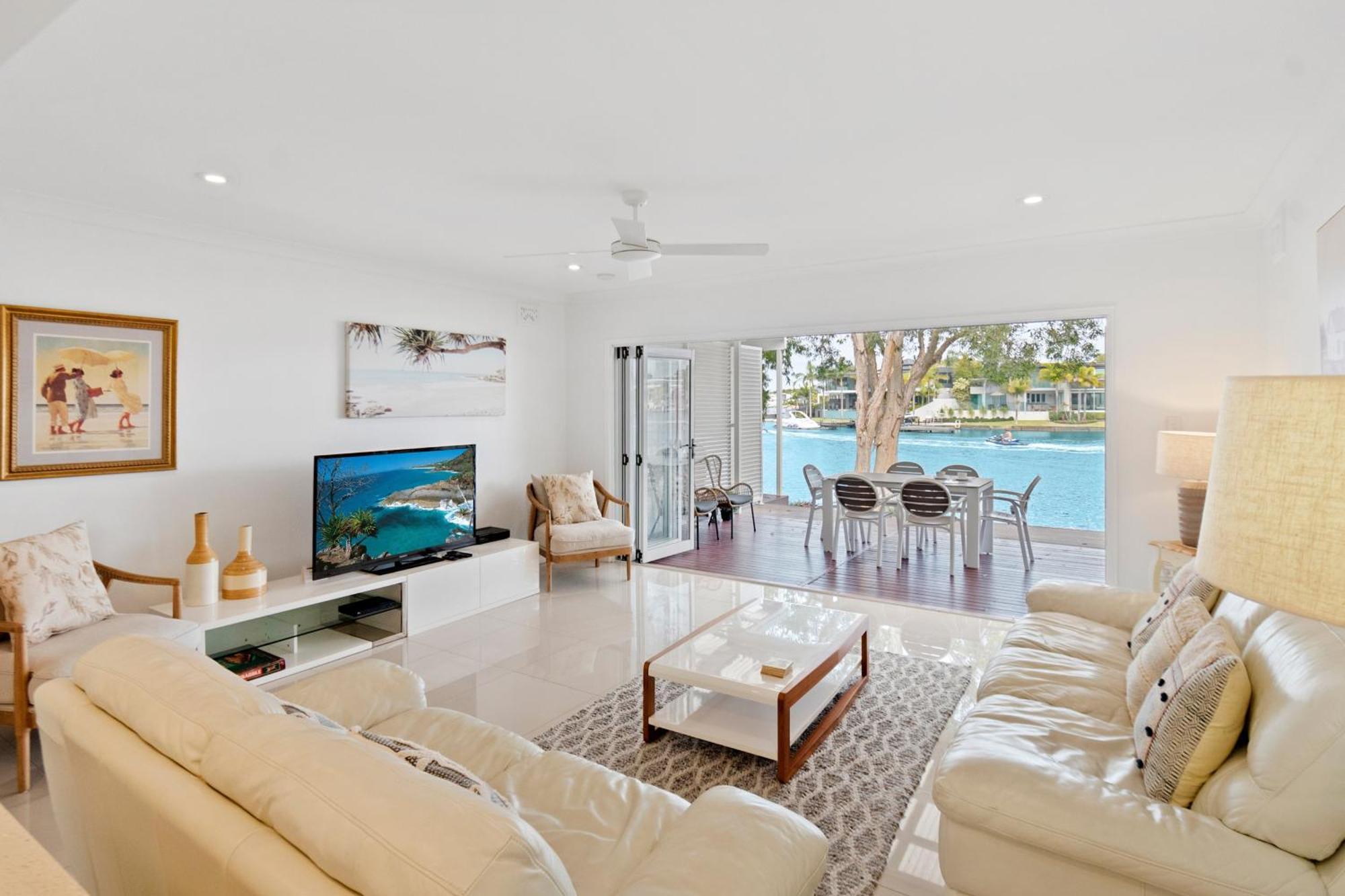 Resort Noosa Entrance Waterfront