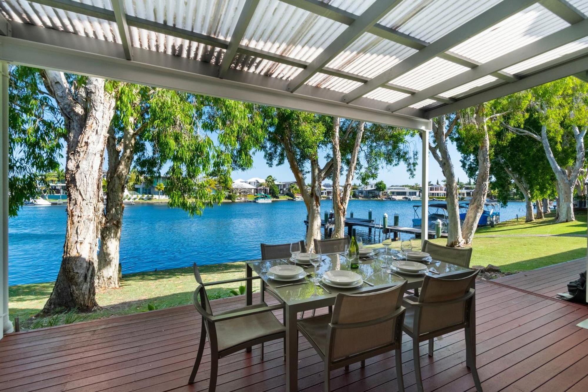Noosa Entrance Waterfront 4* Noosaville