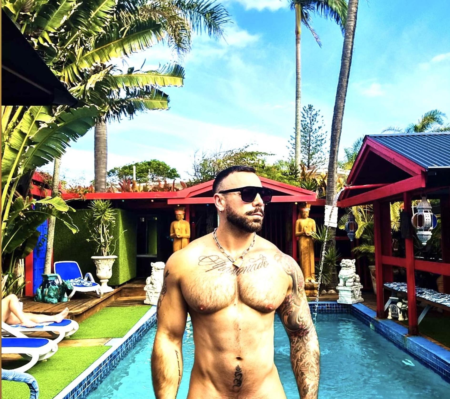 Resort Hideaway Noosa Men Only Beach