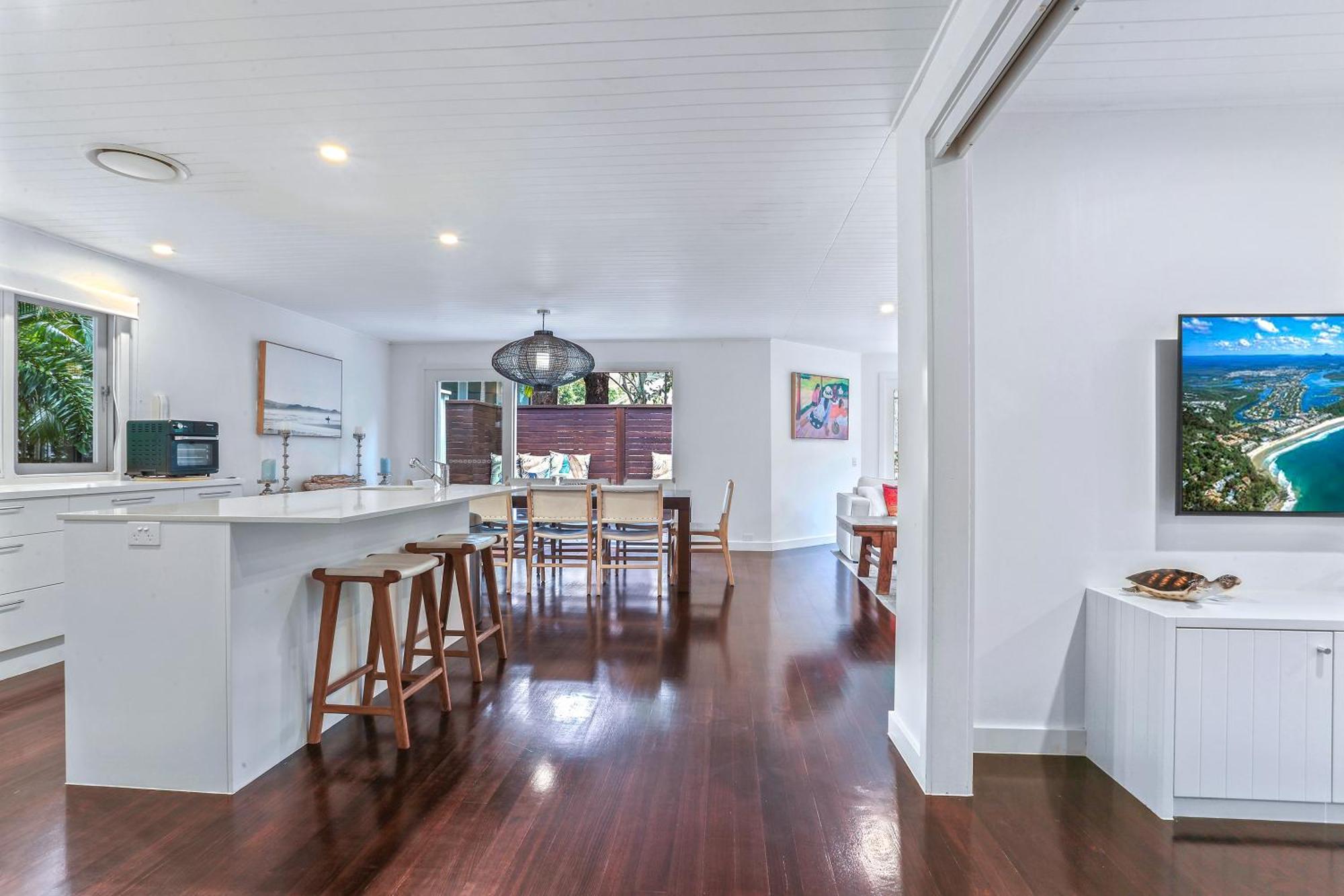 Dual-living Amongst The Rainforest, Little Cove *