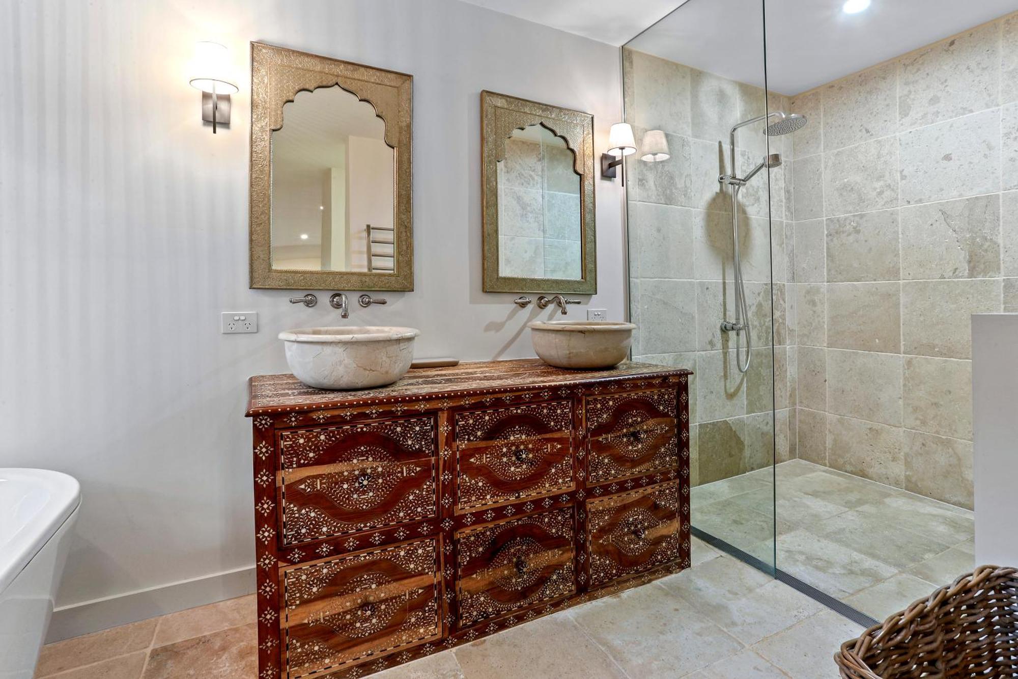 Dual-living Amongst The Rainforest, Little Cove Holiday home Noosa Heads