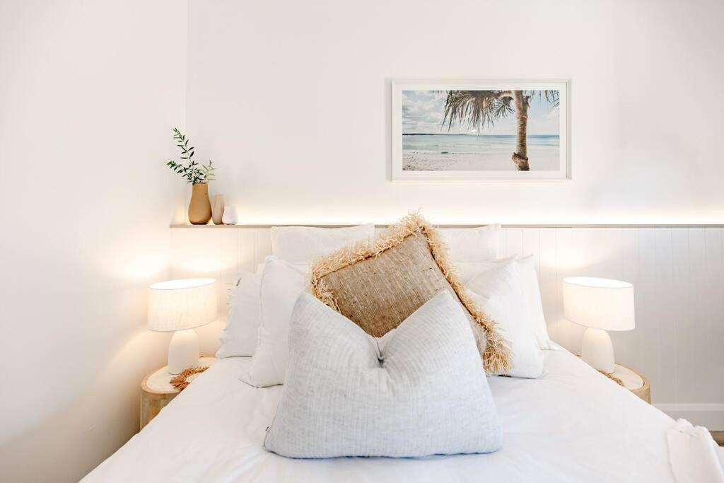 Coastal Luxe With Pool ~ Walk To Noosa River Apartment *