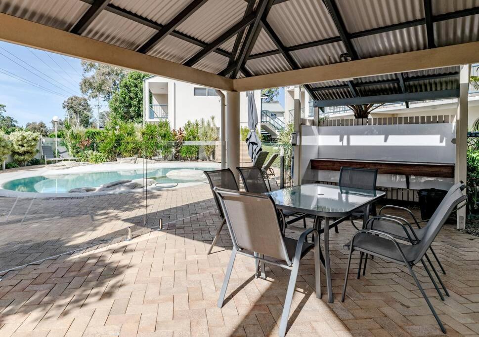 Apartment Coastal Luxe With Pool ~ Walk To Noosa River Noosaville