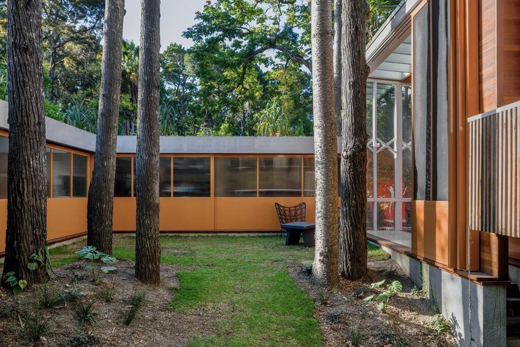 Surf Poet, Unique Rainforest Retreat Luxury Noosa Heads