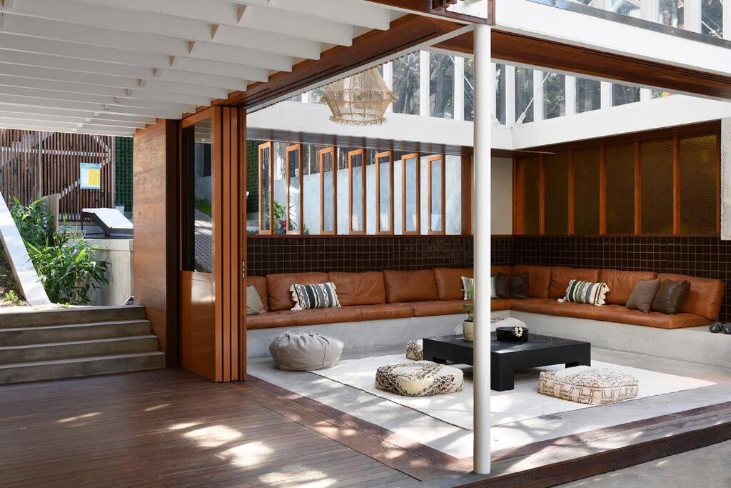 Holiday home Surf Poet, Unique Rainforest Retreat Luxury Noosa Heads