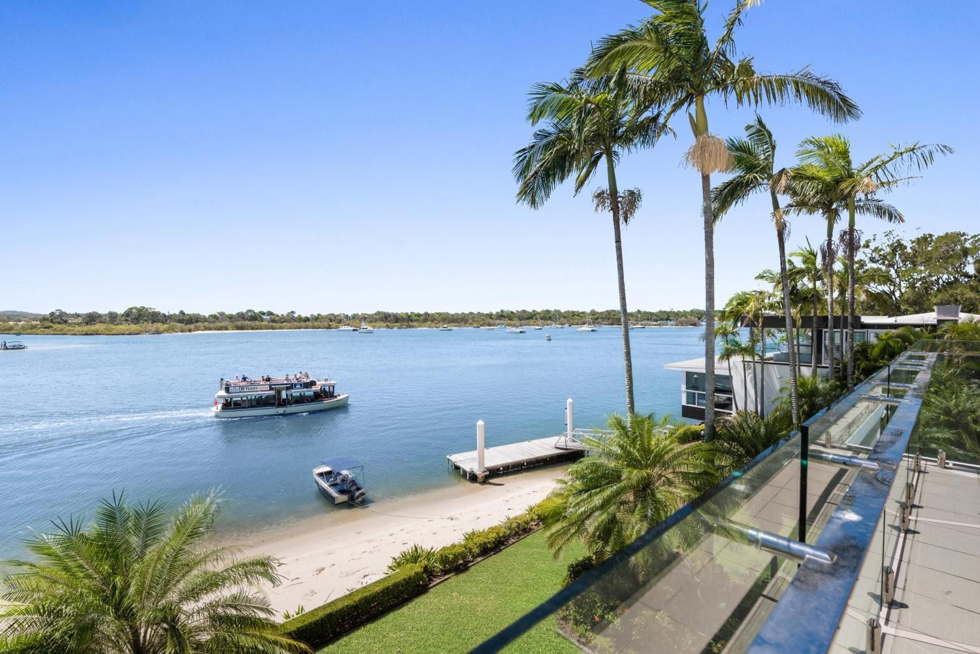 Quays Waterfront Apartment Noosa Heads