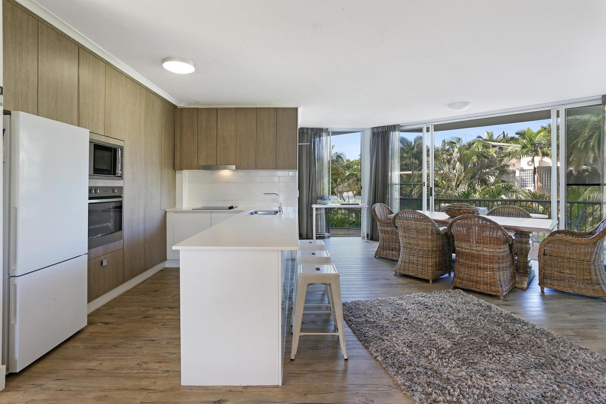 Noosa Tropicana