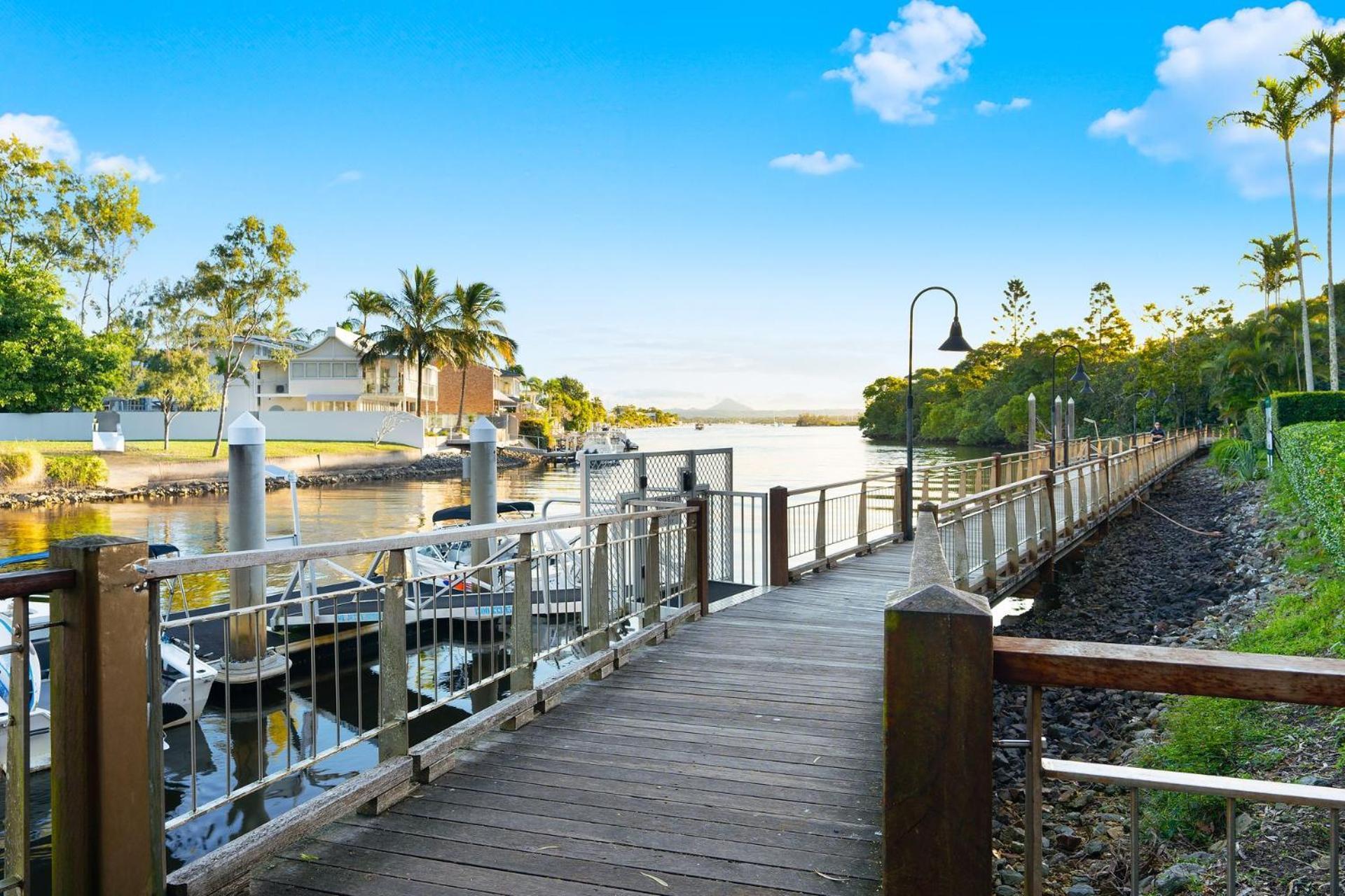 Jacaranda 12 Hastings Street 12 * Noosa Heads