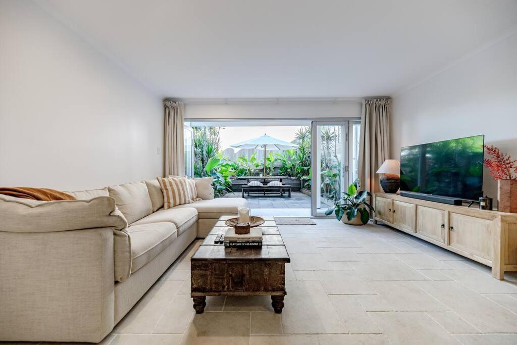 Apartment 'la Palma', Sunshines Heart Beside The Village Sunshine Beach