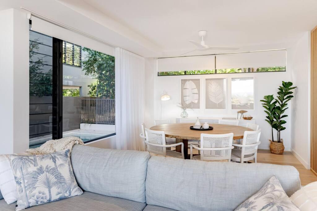 The Hamptons House - Luxury House Noosa Heads