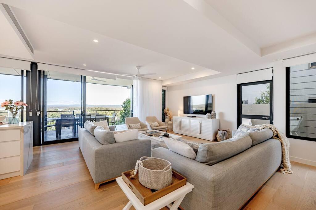 The Hamptons House - Luxury House * Noosa Heads