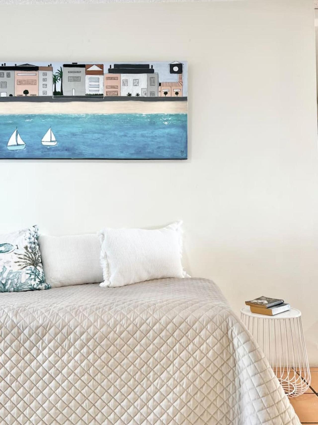 Opulent Hinterland Sunsets Apartment