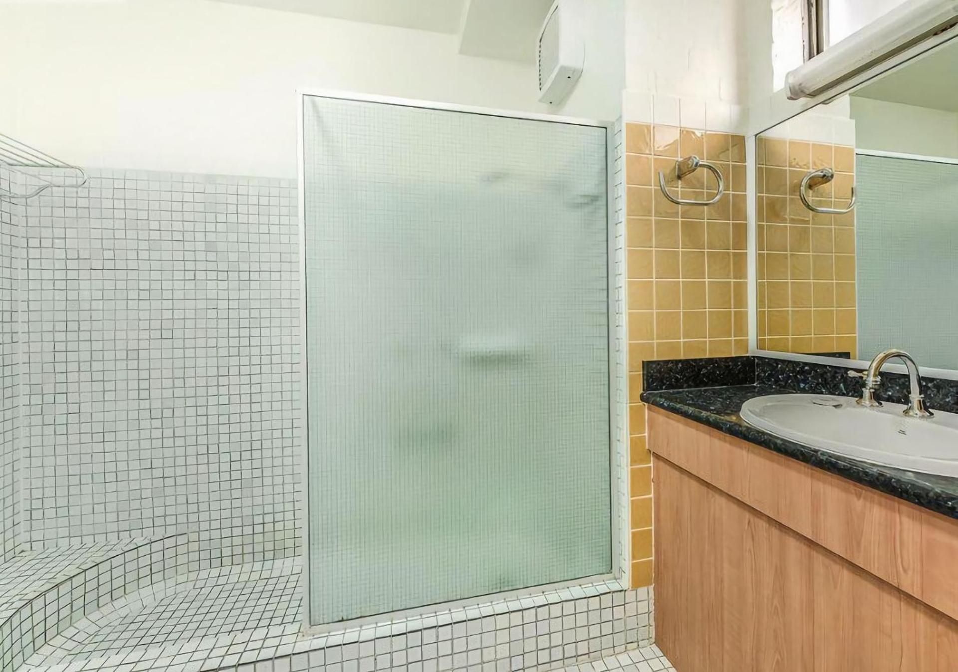 Unit 9 Viewcrest 3 Bedroom 24 Viewland Drive *