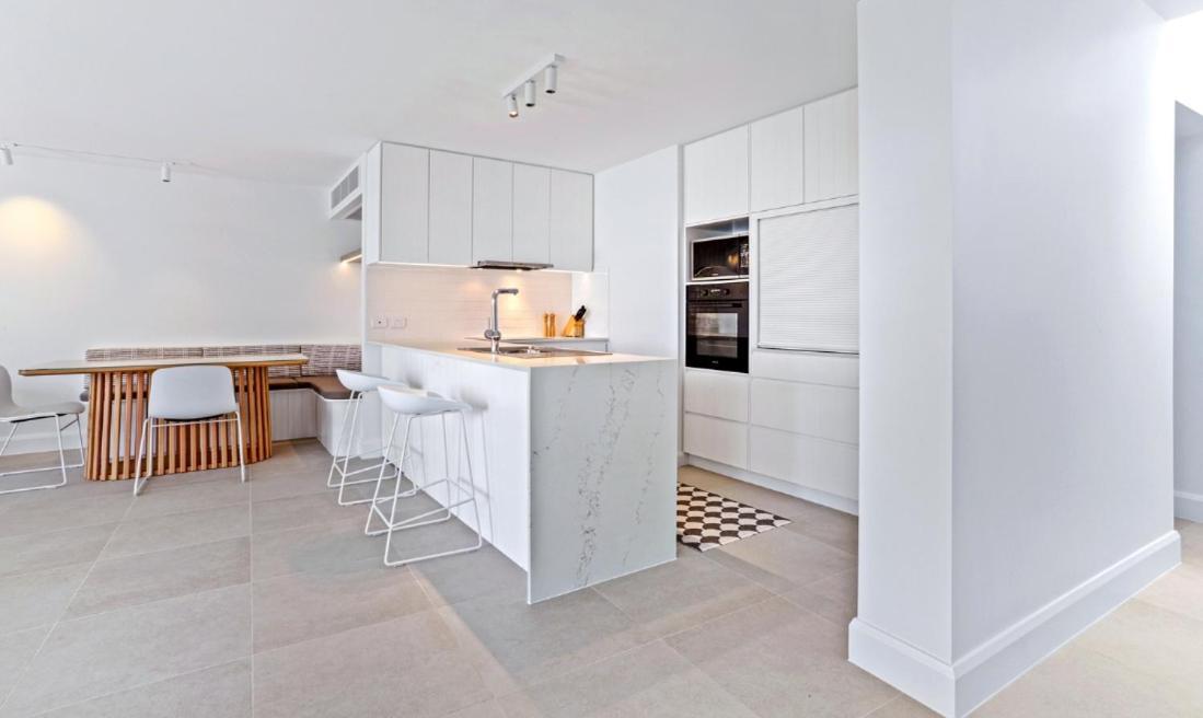 Little Cove Court - 5 *