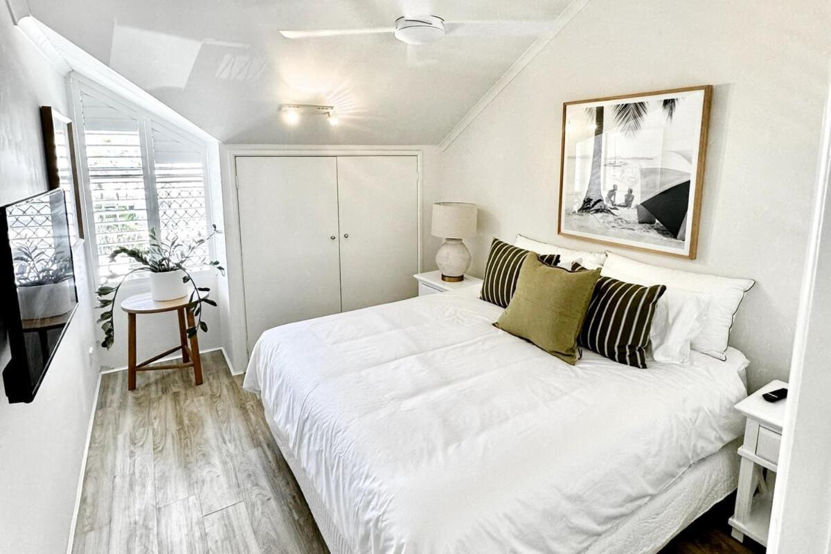 Coastal Modern 3 Bedroom Townhouse *
