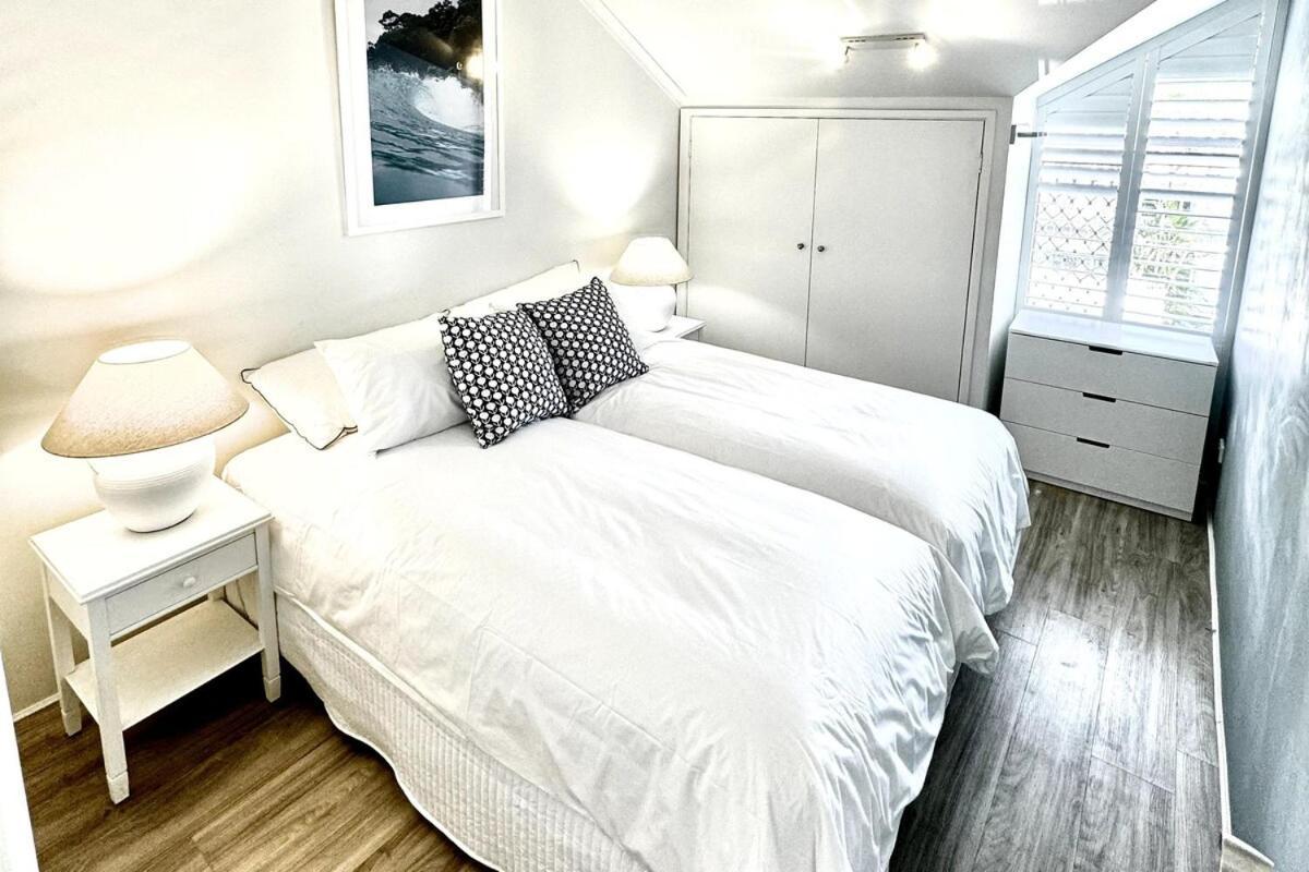 Coastal Modern 3 Bedroom Townhouse Apartment *