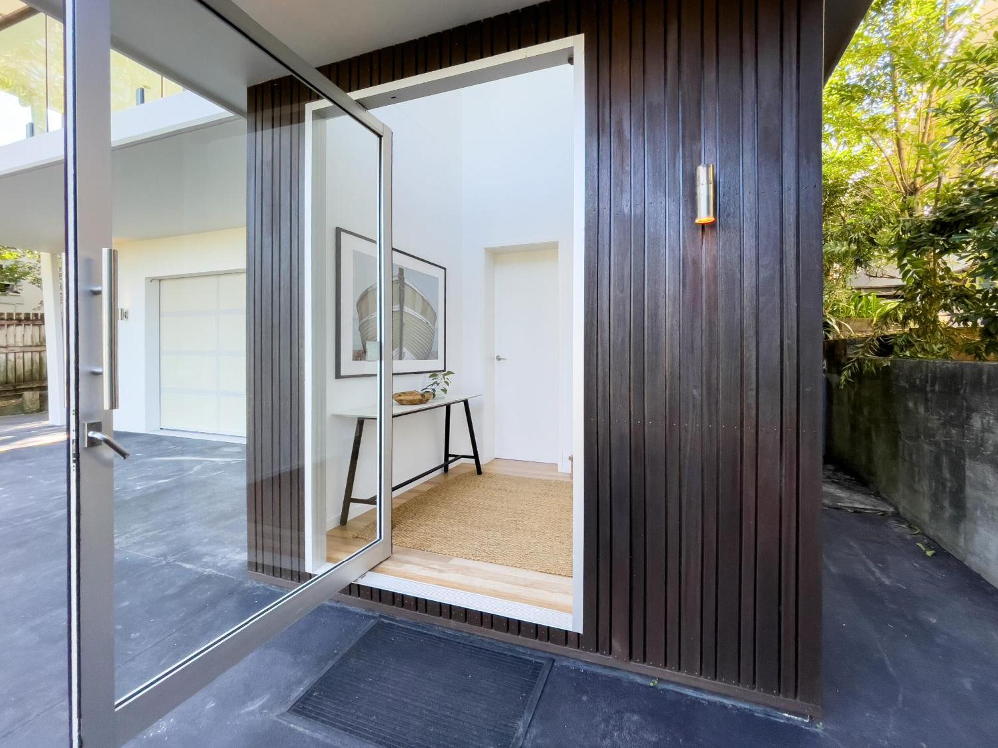 Stunning Views, Private Pool Near Hastings St Holiday home