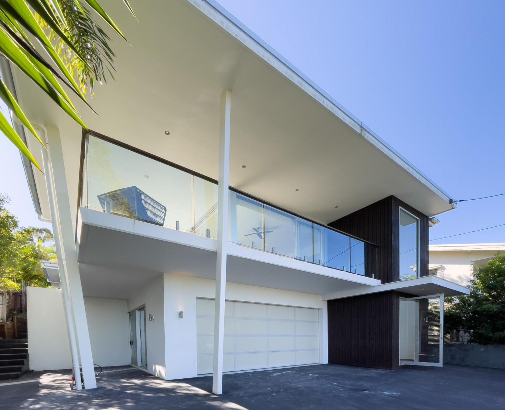 Stunning Views, Private Pool Near Hastings St Holiday home Noosa Heads