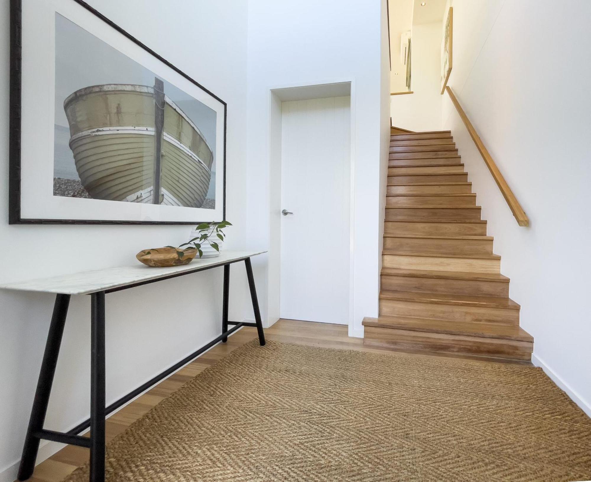 Stunning Views, Private Pool Near Hastings St